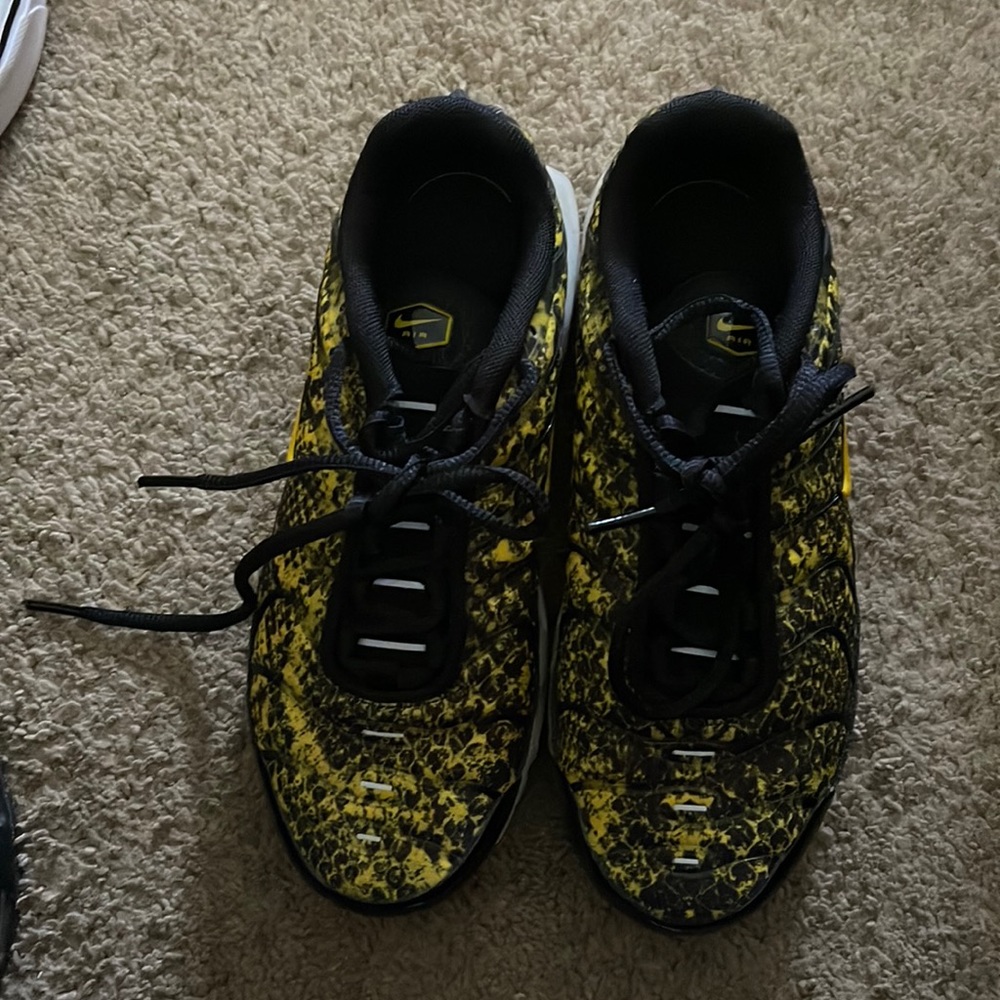 Barely worn Nike AirMax